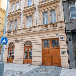 https://premium-wenceslas-square-apartments.praguehotelsweb.com